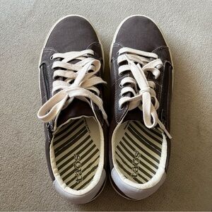 Taos Womens Z Soul Sneakers / Lace Up-Side Zip / Graphite &  Light Grey Size 11